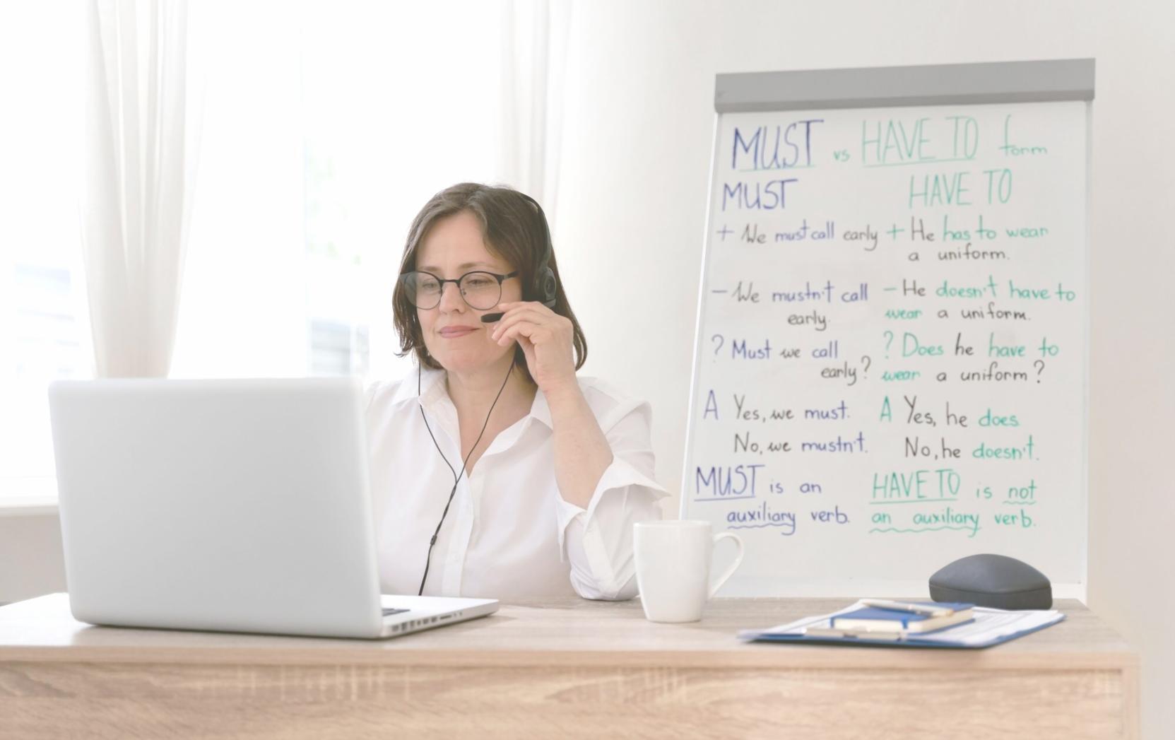 Arbeitsumgebung bei lytharae mit Fokus auf Finanzplanung und Budgetkalender-Entwicklung